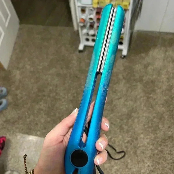 Flawed gem chi hair straightener - Picture 3 of 7